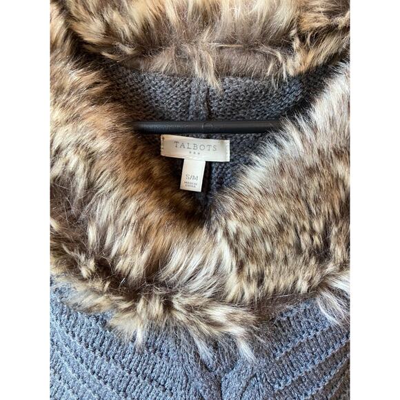 Talbots Faux Fur Cable Knit Poncho Gray Cowl Neck Triangular Hem Sweater, Sm/Med - Picture 3 of 8